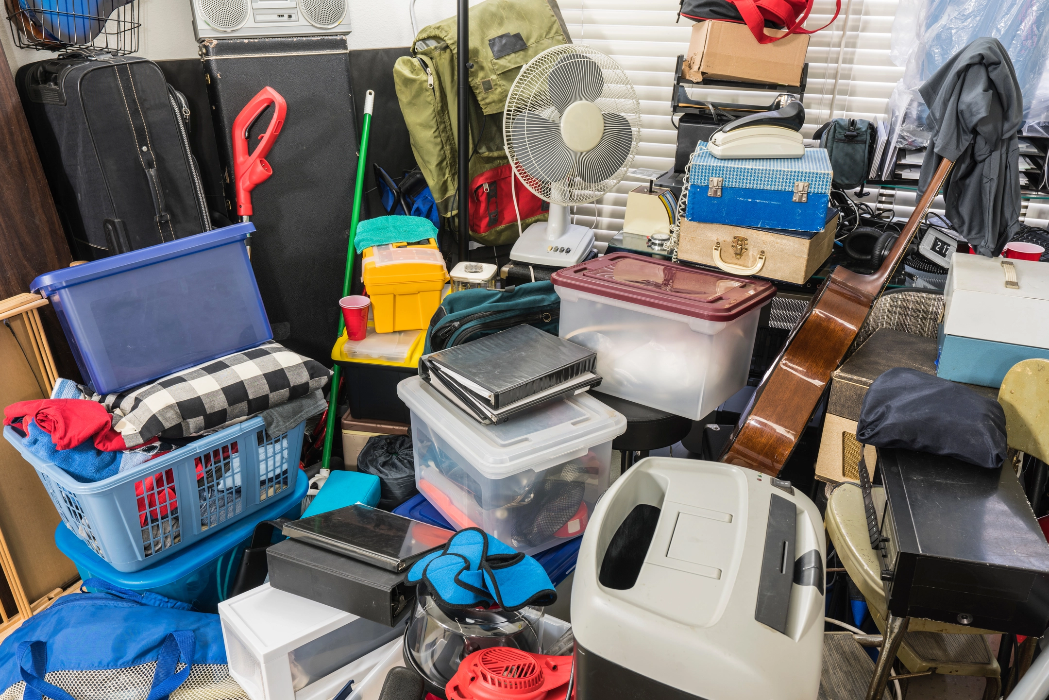 The act of hoarding can cause specific structural damage to the interior and exterior of a house. Call SERVPRO when you need hoarding cleanup.  