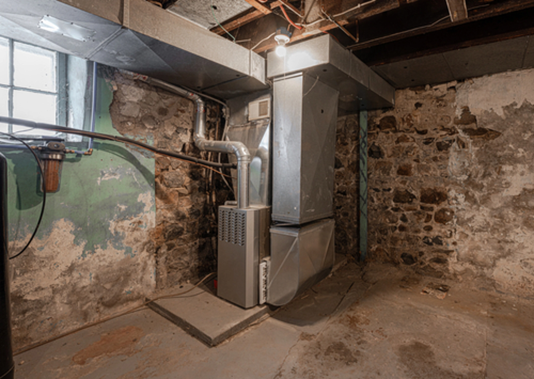 There are as many as five different types of furnaces, but which one is right for you? And how can you safely maintain it to help minimize your chance of fire? SERVPRO® offers tips and best practices to keep it functioning.